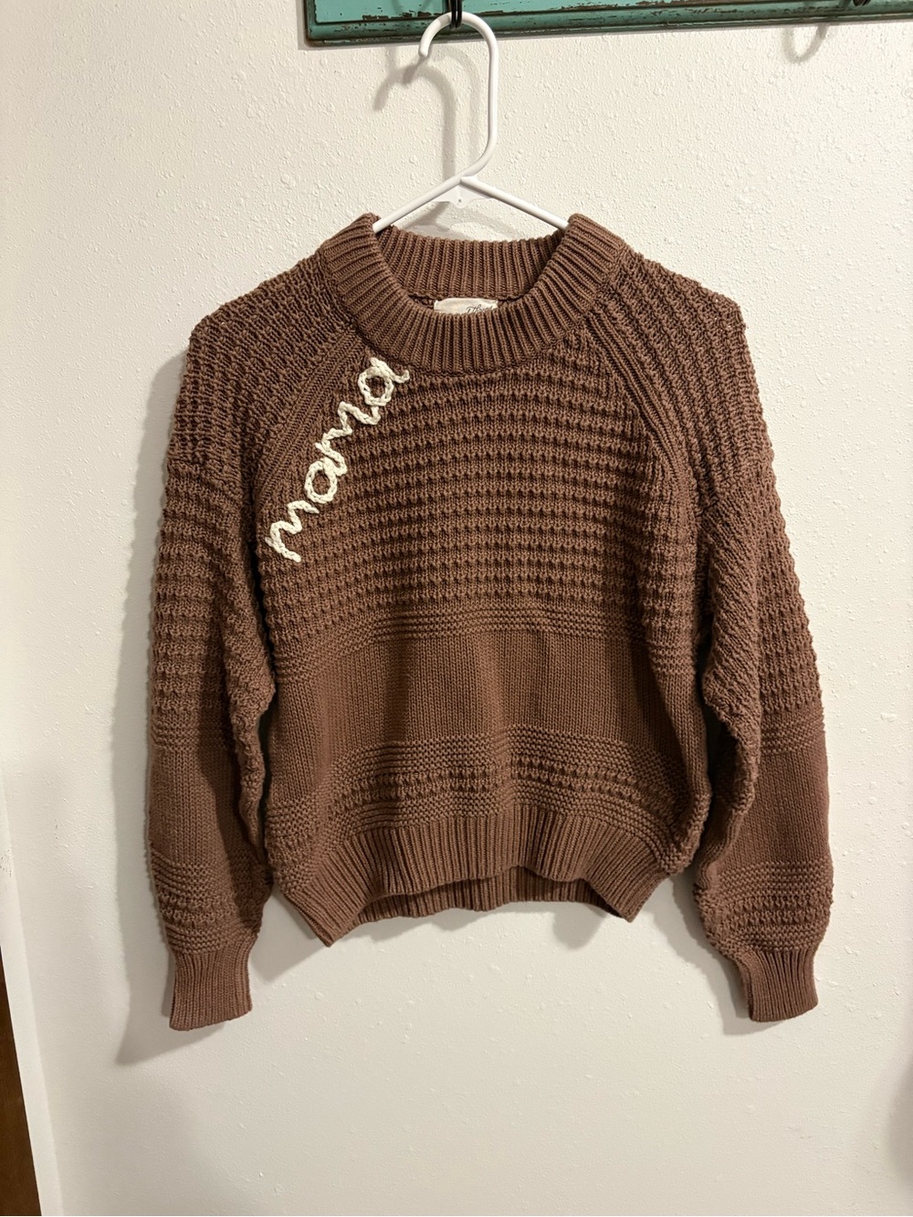 Universal Thread Brown 'mama' Embroidered Chunky Crewneck Sweater Size Medium